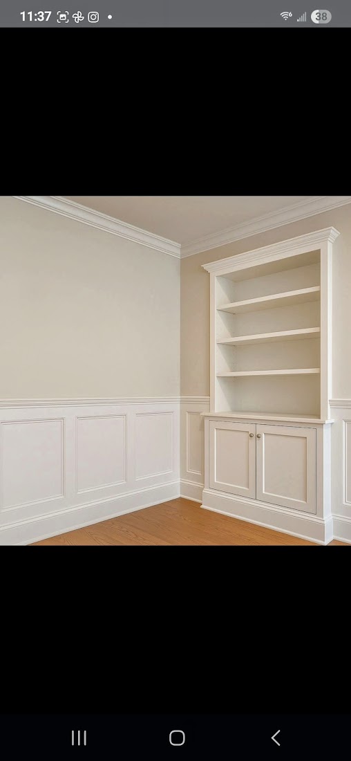 Wainscoting with Corner Built-In